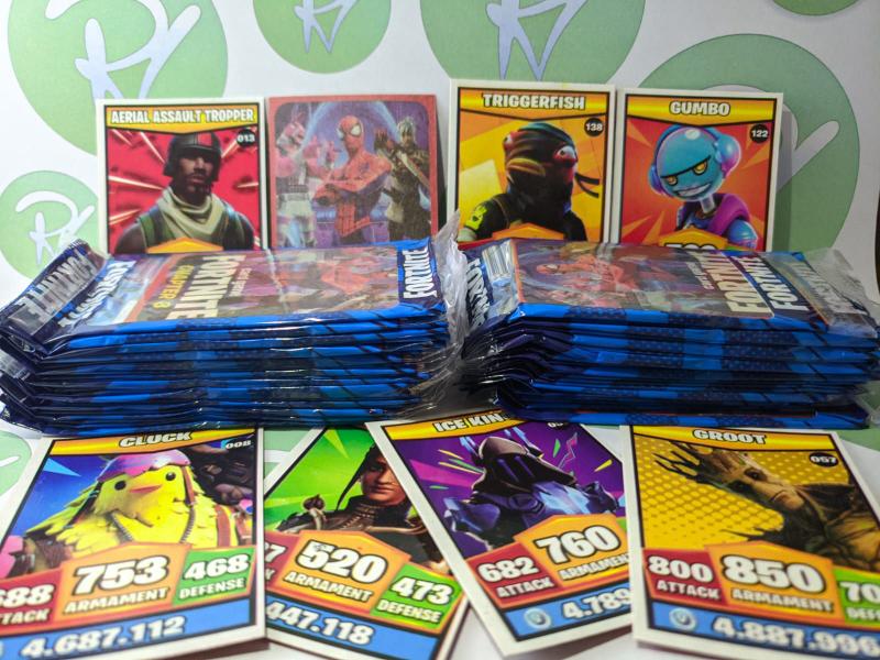 Imagem de MINI KIT CARDS - FORTNITE - Cards Figurinhas brincadeira de Bater Bafo - 10 Pacotes (40 cards)