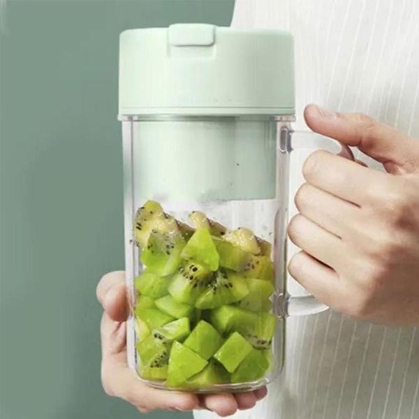 Mini Liquidificador Shake copoUSB Bivolt 6 Laminas 300 ML - COPO LIQUIDIFICADOR Imagem de Mini Liquidificador Shake copoUSB Bivolt 6 Laminas 300 ML