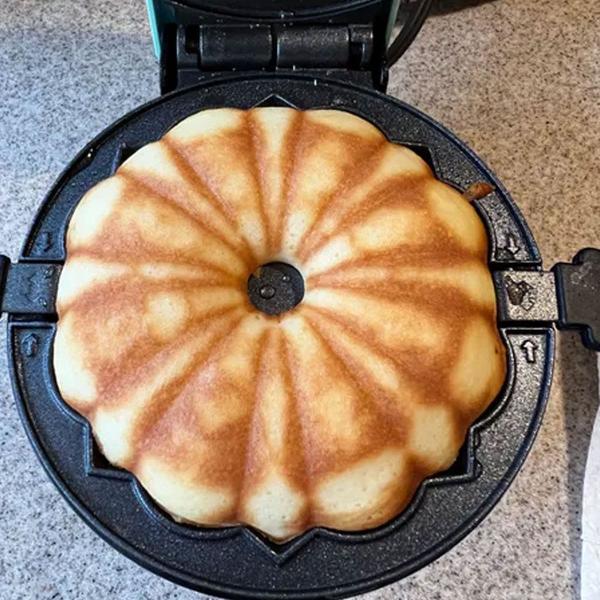 Mini Maquina Bundt Cake - Mini Bolos Imagem de Mini Maquina Bundt Cake - Mini Bolos