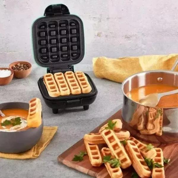 Imagem de Mini Máquina De Waffle Quadrada 110v Praticidade