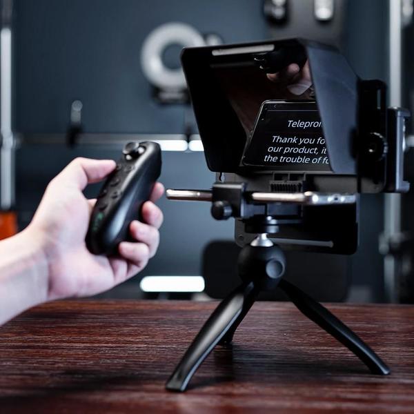 Imagem de Mini Teleprompter Portátil para Celular e DSLR - com Controle Remoto