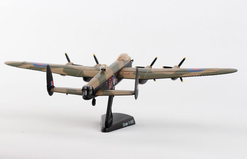 Imagem de Miniatura aviao 2 guerra mundial daron raf lancaster 1/150