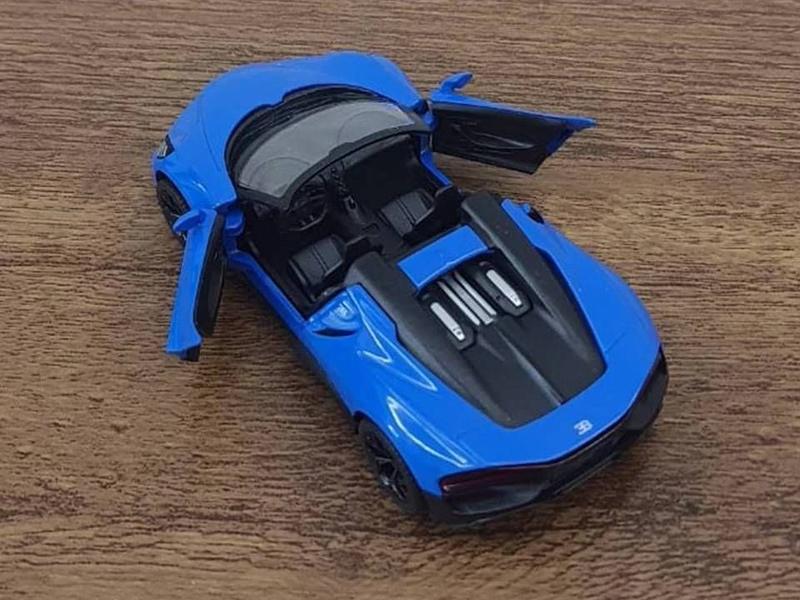 Imagem de Miniatura Bugatti Mistral Conversível Kinsmart 1/36 Metal e Fricção Azul