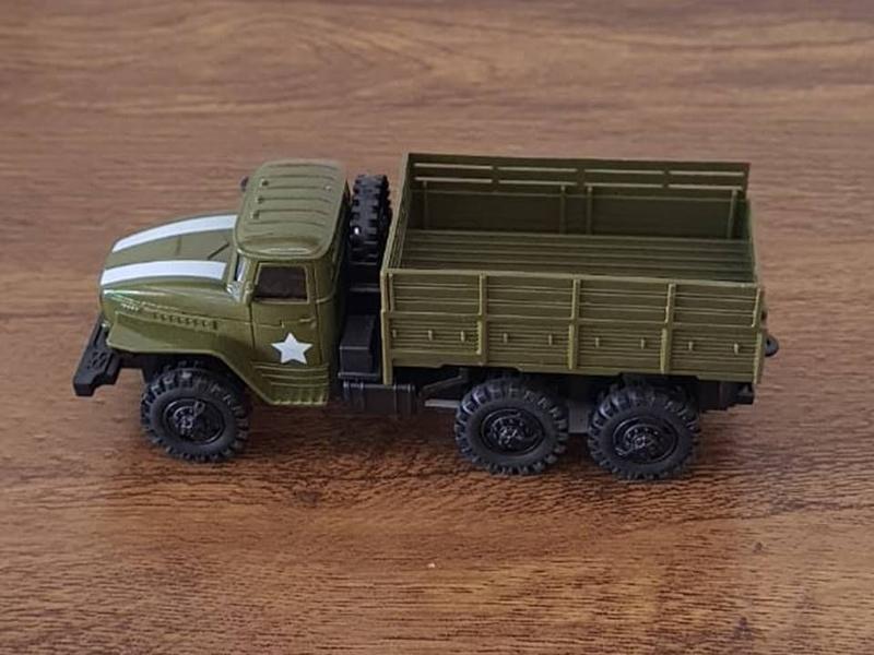 Imagem de Miniatura Caminhão Militar Trucado escala 1:50 Metal e Fricção Verde