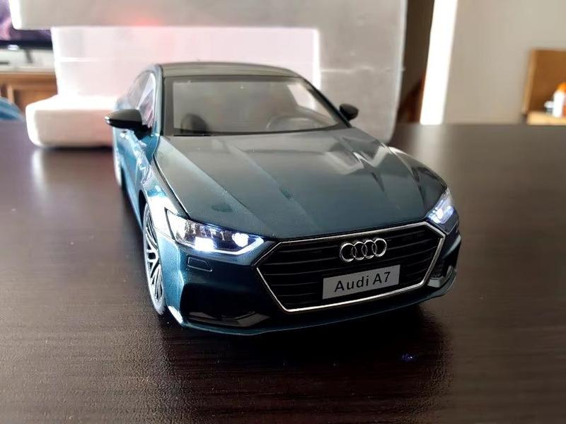 Imagem de Miniatura Carro Esportivo Audi A7 Sportback (2020) - Escala 1/24