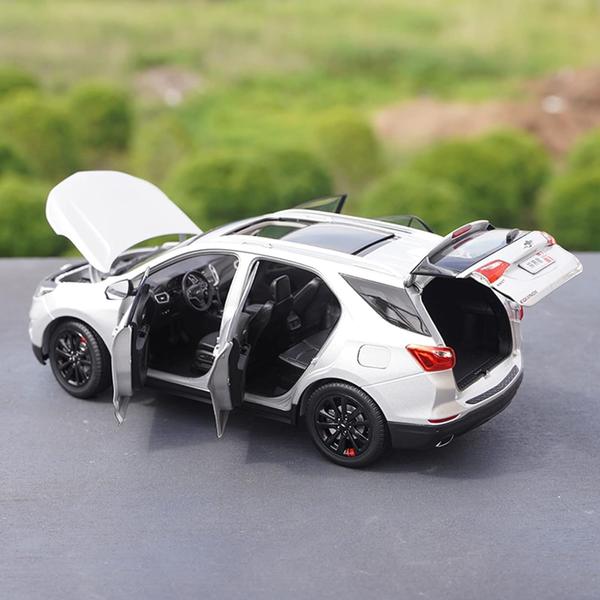 Imagem de Miniatura Carro SUV Chevrolet GM Equinox Redline RS (2017) Escala 1/18