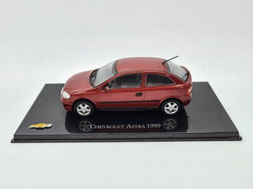 Imagem de Miniatura Chevrolet Astra 1999 Bordô Metal Escala 1:43