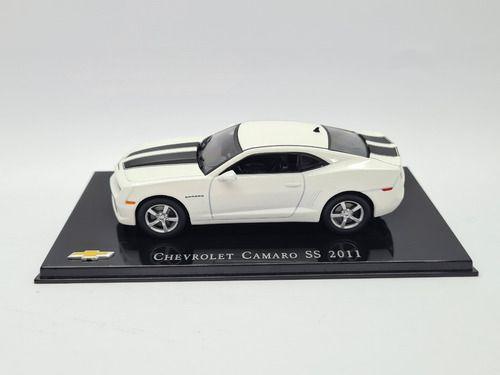 Imagem de Miniatura Chevrolet Camaro 2011 Branco Metal Scala 1:43