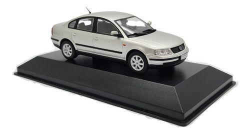 Imagem de Miniatura Coleção Volkswagen Nº 35 Passat 1998 Prata 1:43