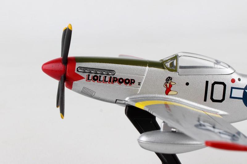 Imagem de Miniatura de metal aviao caça daron p-51d mustang esca 1/100