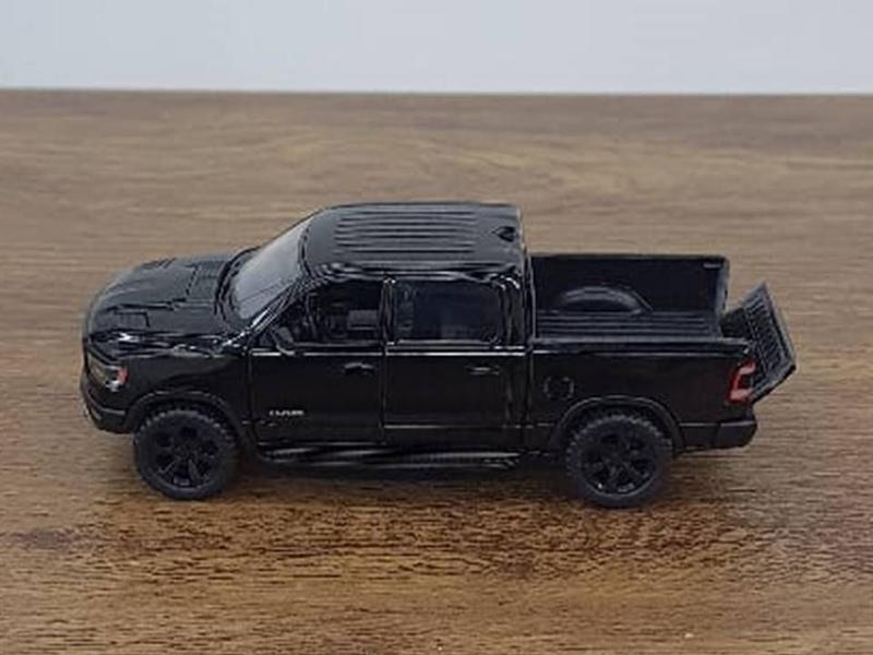 Imagem de Miniatura Dodge RAM 1500 2019 Kinsmart 1/46 Metal e Fricção Preta