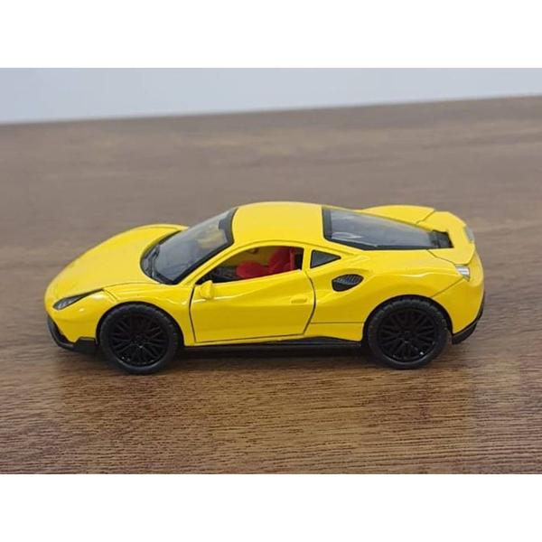 Imagem de Miniatura Ferrari Itália Brinquedo 1/36 Metal e Fricção Amarela