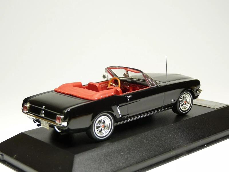 Imagem de Miniatura Ford Mustang Conversível 1965 Escala 1/43 Detalhad