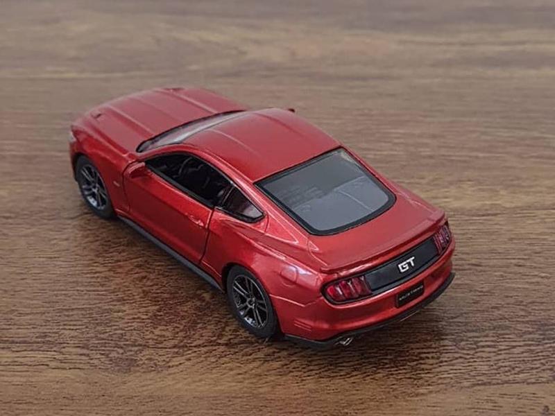 Imagem de Miniatura Ford Mustang GT 2015 Kinsmart 1/38 Metal e Fricção Laranja