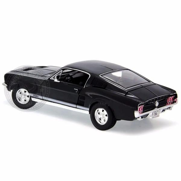 Miniatura Ford Mustang Gta Fastback 1967 Preto Maisto 1/18 Imagem de Miniatura Ford Mustang Gta Fastback 1967 Preto Maisto 1/18