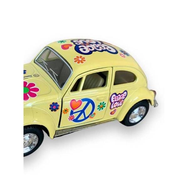 Imagem de Miniatura Fusca 1967 Peace Love Kinsmart 1:32 Metal e Fricção Amarelo Claro