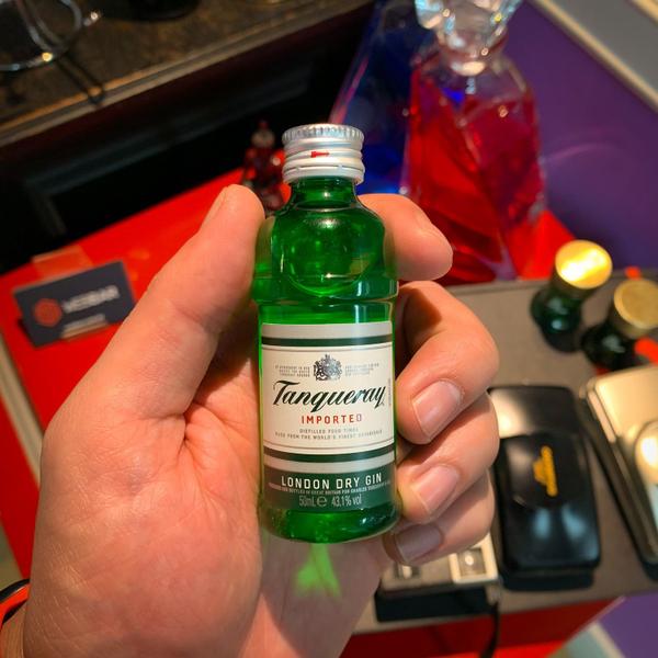 Miniatura Gin Tanqueray London Dry 50ml 6 Unidades Imagem de Miniatura Gin Tanqueray London Dry 50ml 6 Unidades