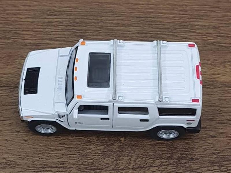 Imagem de Miniatura Hummer H2 SUT 2005 Kinsmart 1/40 Metal e Fricção Branca