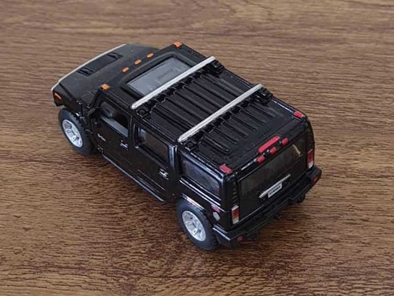 Imagem de Miniatura Hummer H2 SUT 2005 Kinsmart 1/40 Metal e Fricção Preta