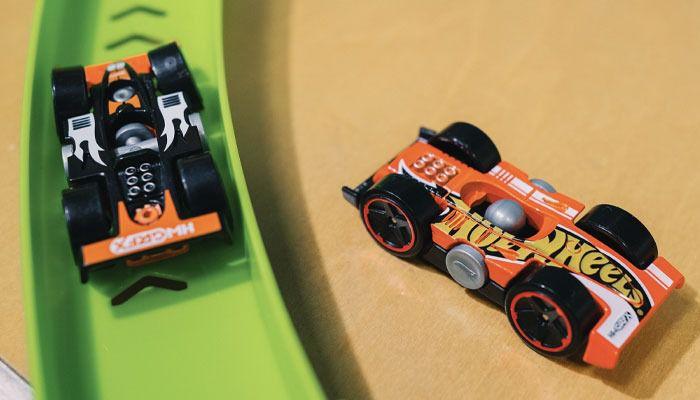 Imagem de Miniatura HW HRY59 Flippin Fast Celebration Racers 04'24 6/10 Laranja 103/250