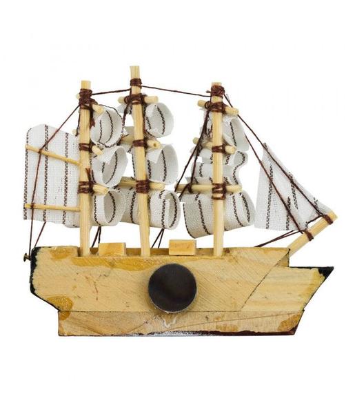 Imagem de Miniatura Ímã Barco Navio Veleiro Casco Preto Base Marrom Esquerda 8x1.5x9.5cm