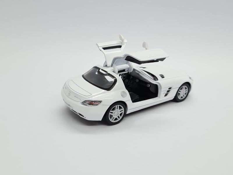 Imagem de Miniatura Mercedes Benz Sls Amg Branco Metal 1:36