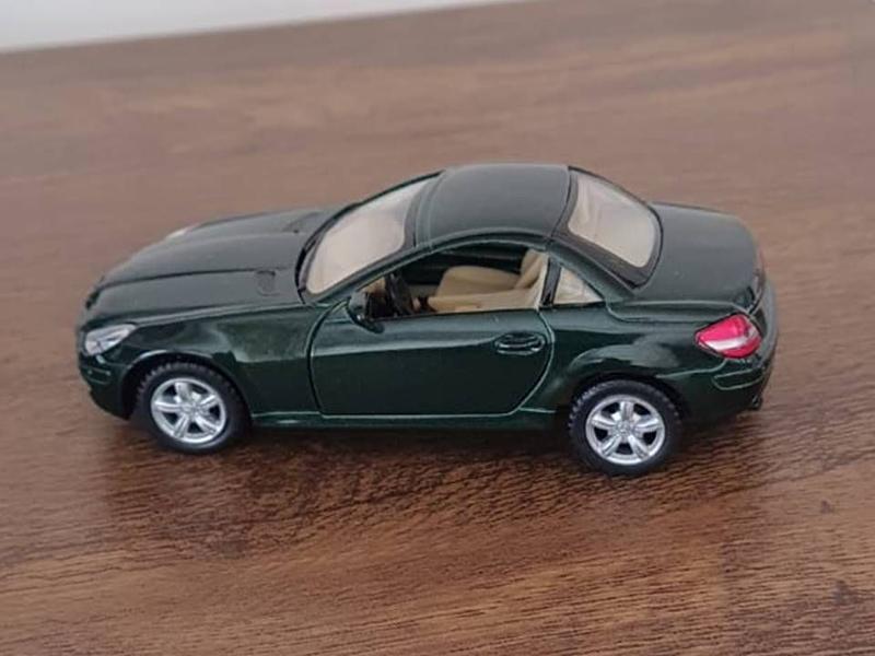 Imagem de Miniatura Mercedes SLK-Class Kinsmart 1:32 Metal e Fricção Verde