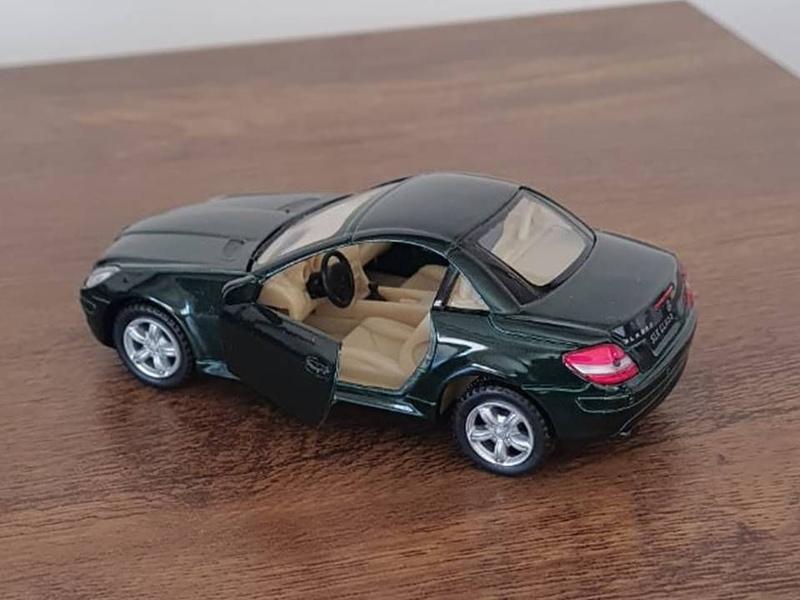 Imagem de Miniatura Mercedes SLK-Class Kinsmart 1:32 Metal e Fricção Verde