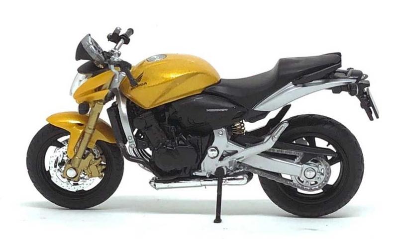 Imagem de Miniatura Moto Honda Hornet Dourada Welly 1/18