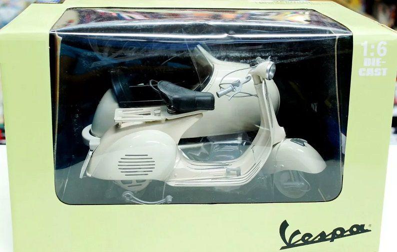 Imagem de Miniatura Moto Vespa Com Sidecar Branca 1/6