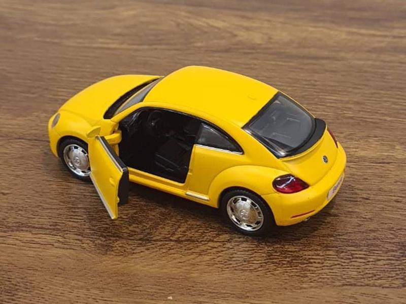 Imagem de Miniatura New Beetle 2012 RMZ 1/32 Metal e Fricção  Amarelo Fosco