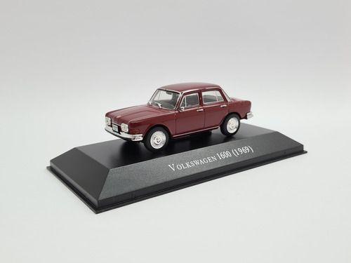 Imagem de Miniatura Volkswagen 1600 Zé Do Caixão 1969 Bordô 1:43