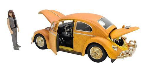 Imagem de Miniatura Volkswagen Fusca Bumblebee Transfor C/ Boneco 1:24