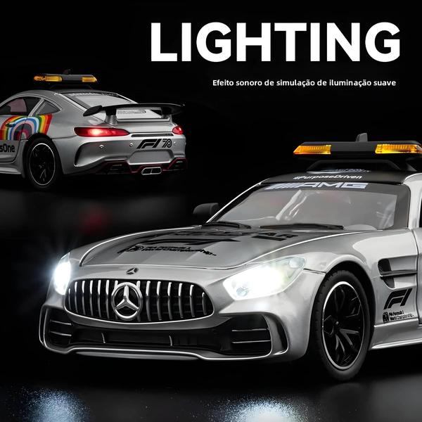 Imagem de Modelo de Carro AMG F1 em Liga de Metal - Escala 1:24 com Luzes - Colecionável