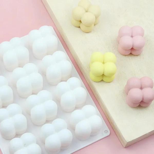 Molde de Silicone para Vela em Cubo - 12 Cavidades - Ideal para Mousse e Bolo Imagem de Molde de Silicone para Vela em Cubo - 12 Cavidades - Ideal para Mousse e Bolo