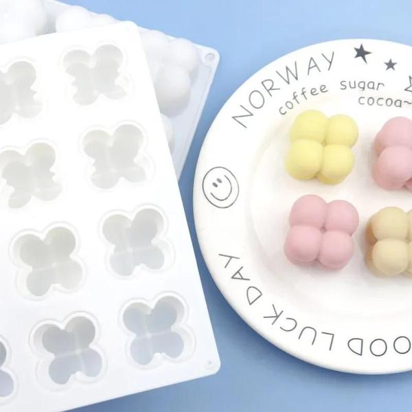 Molde de Silicone para Vela em Cubo - 12 Cavidades - Ideal para Mousse e Bolo Imagem de Molde de Silicone para Vela em Cubo - 12 Cavidades - Ideal para Mousse e Bolo