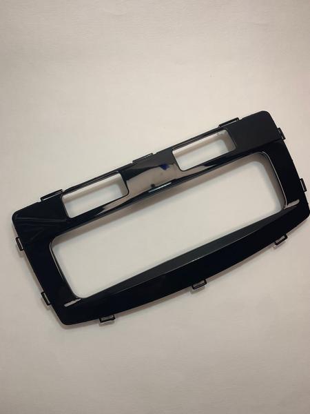 Moldura 9 chinês toyota hilux sw4 2009/2015 ar digital analogico- black piano uv protection - cod 5911 - FIAMON Imagem de Moldura 9 chinês toyota hilux sw4 2009/2015 ar digital analogico- black piano uv protection - cod 5911