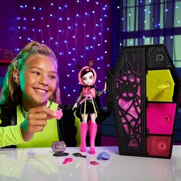 Imagem de Monster High Skulltimates Secrets Neon Mattel - Draculaura