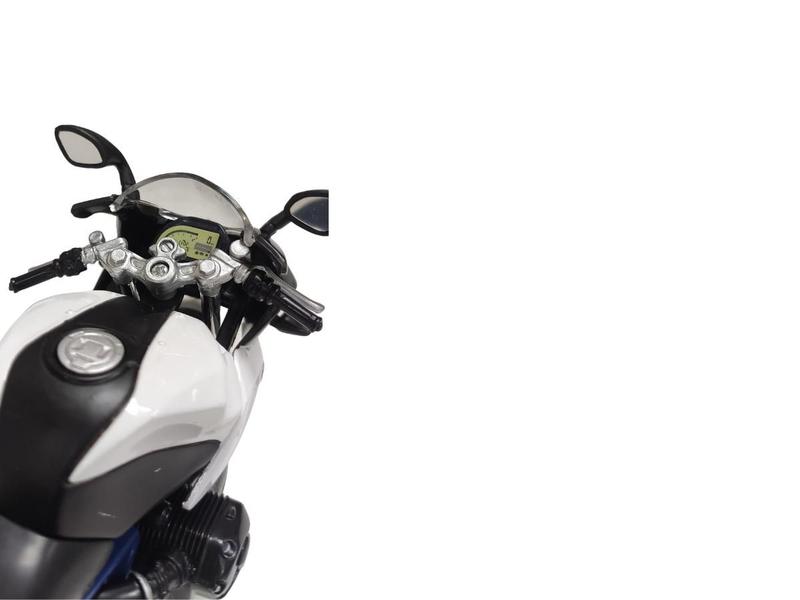 Imagem de Moto de Ferro Miniatura BMW HP2 Sport 1:12 na Caixa Maisto