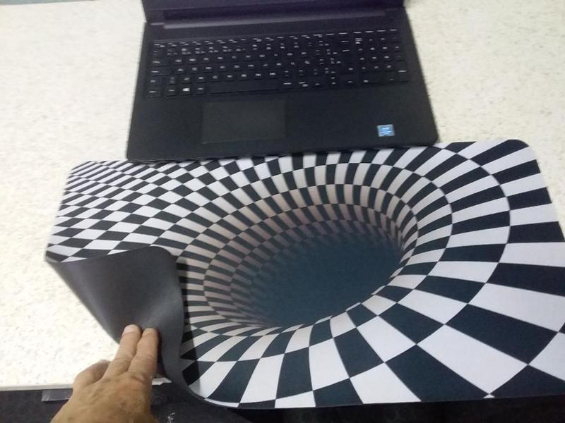 Imagem de Mouse pad Gamer Área de Ilusão Óptica - Buraco Negro (58 cm x 30 cm)