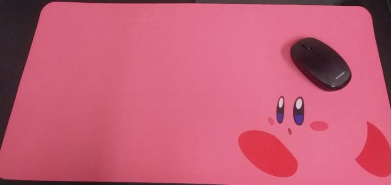 Imagem de Mouse pad Gamer Kirby com fundo Rosa (58cm x 30cm)