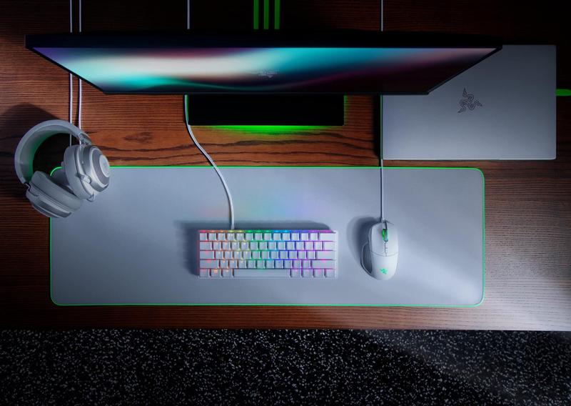 Imagem de Mouse pad para jogos Razer Goliathus Extended Chroma Mercury White