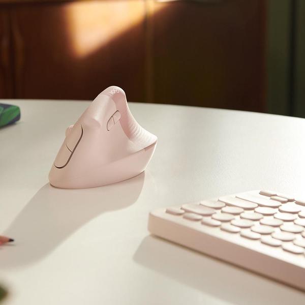 Imagem de Mouse Sem Fio Logitech Lift, 4000 DPI, 6 Botões, Bluetooth, Ergonômico, USB, Rose - 910-006472