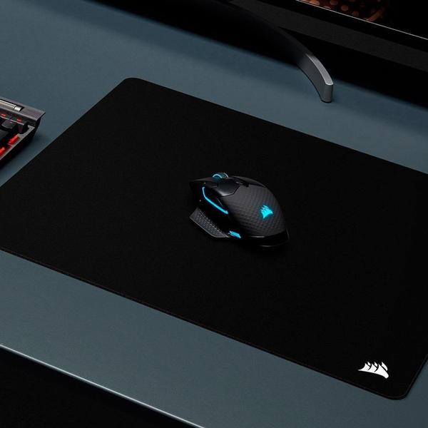 Imagem de Mousepad Gamer Corsair MM200 PRO XL, Grande (450x400mm), Preto - CH-9412660-WW