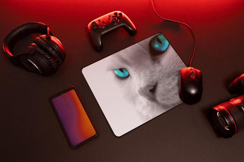 Imagem de Mousepad Gato Olhos Verdes e Azuis