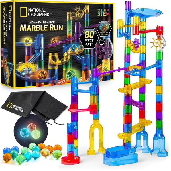 Imagem de NATIONAL GEOGRAPHIC Glowing Marble Run  Conjunto de construção de 80 peças com 15 brilhos nas bolinhas de vidro escuro, saco de armazenamento de malha e bolsa de mármore, grande brinquedo STEM criativo para meninas e meninos