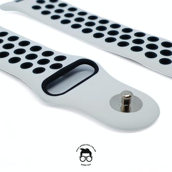 Imagem de  NERDCASE, Pulseira Respirável Sport Furo NK, Silicone, Compatível com Apple Watch Series 1-9, 38mm, 40mm e 41mm, Branco/Preto