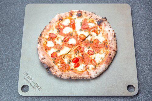 Imagem de NerdChef Steel Stone - Pizza de Alto Desempenho  Fabricado nos EUA (14,5" x 16") - (.375" Thick - Pro)