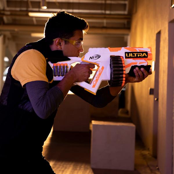 Imagem de Nerf Ultra One Motorizado Blaster - 25 Nerf Ultra Dardos - Dardos Nerf Voadores Mais Distantes de todos os tempos - Compatível apenas com dardos Nerf Ultra One (Exclusivo da Amazon)