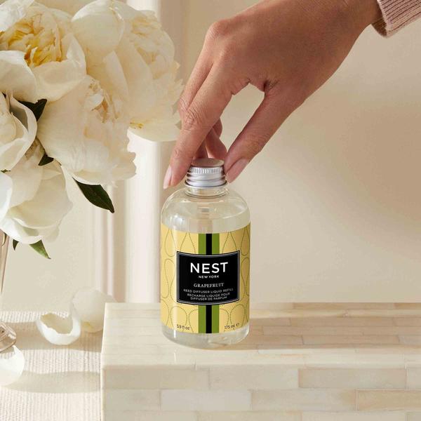 Imagem de NEST Fragrances Grapefruit Reed Diffuser Liquid Refill